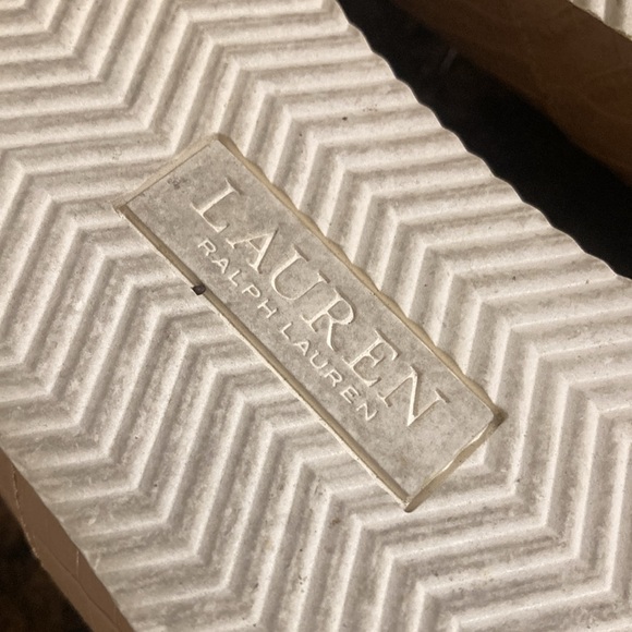 Women's shoes. - Picture 8 of 12